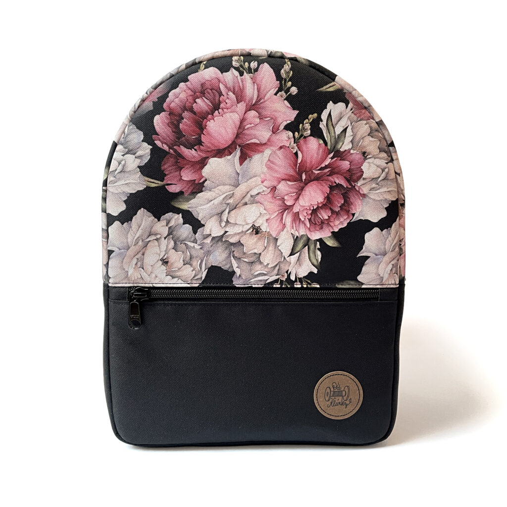 Dámský černý batoh JANE Od Klárky s růžovým květinovým vzorem